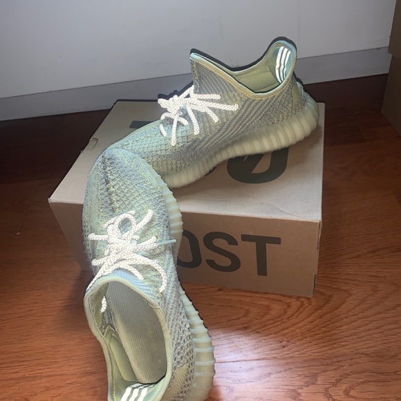 Yeezy boost v2 Antilla reflective main image 4
